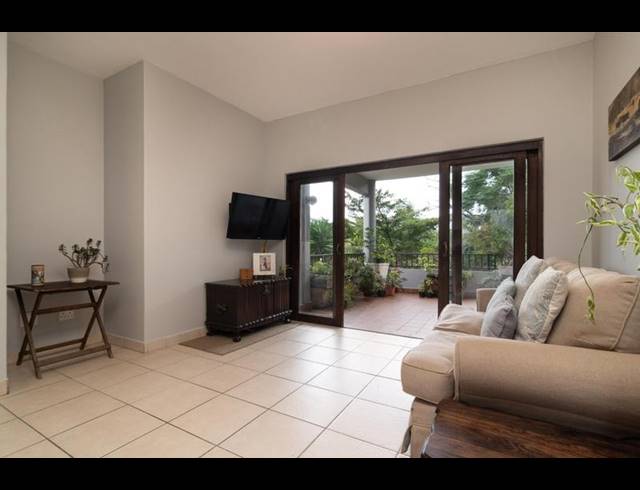 3 BEDROOM APARTMENT FOR SALE IN SHEFFIELD BEACH